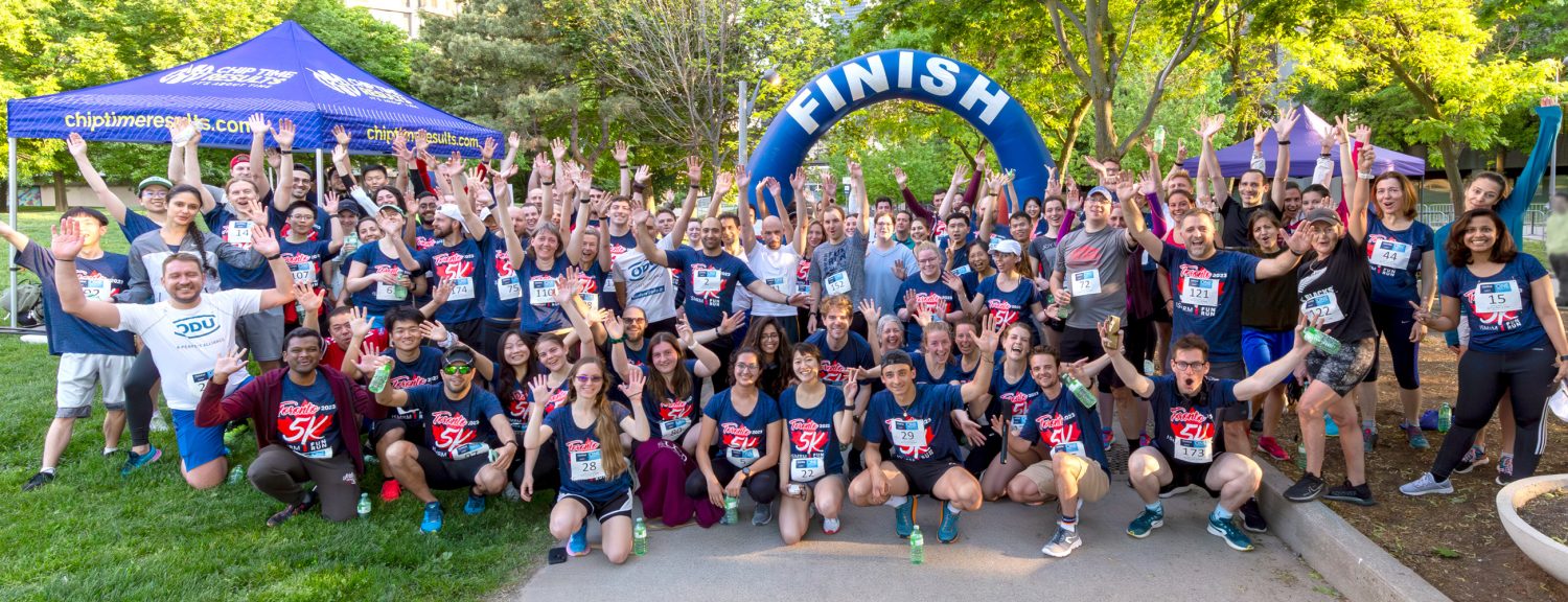 group photo of fun run participants